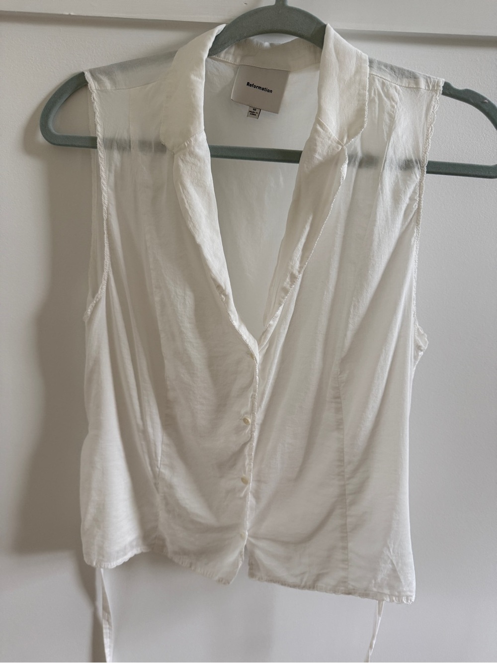 Reformation White Sleeveless Button-Front V-Neck Shirt size 10